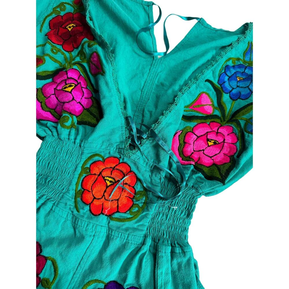 Embroidered Floral Woman's Teal Romper Size Small?